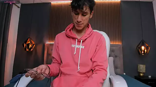 Offline Cum_hunters on StripChat