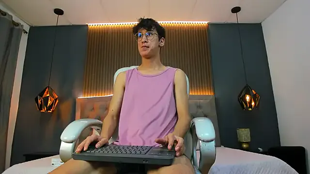 Offline Cum_hunters on StripChat