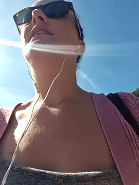 cumtomama on StripChat