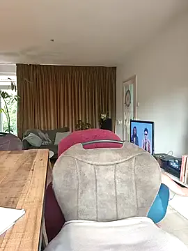 cumtomama on StripChat