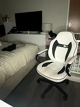 StripChat CurvyGirlMyla is Freechat CurvyGirlMyla — Finger That Pussy