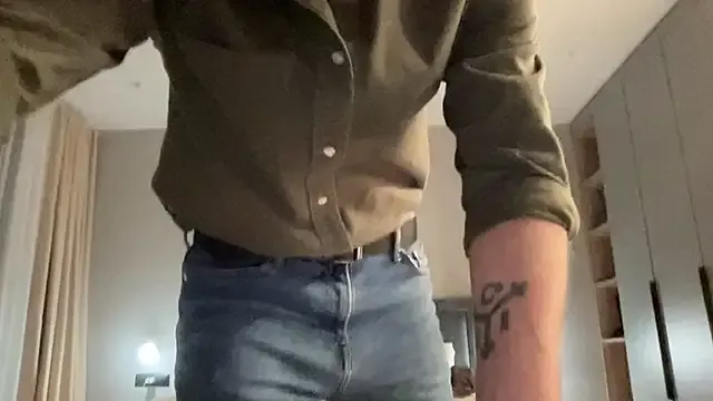 Offline cute_mark on StripChat