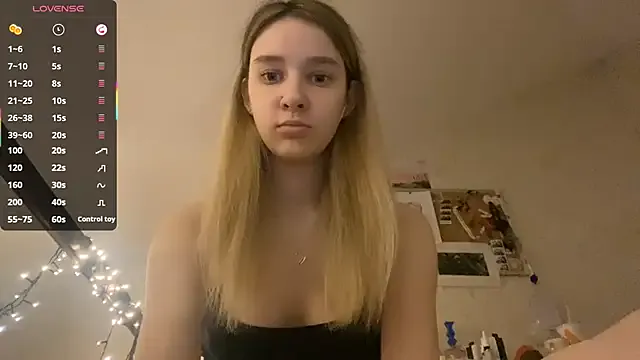 DanaCore on StripChat 