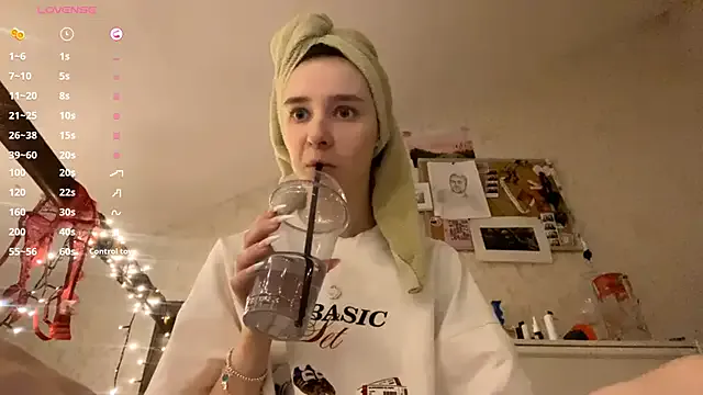 DanaCore on StripChat 