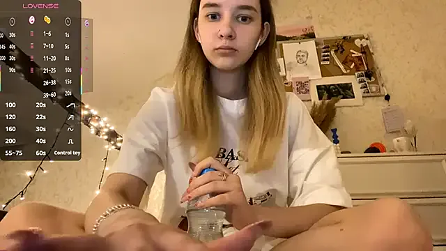 DanaCore on StripChat 