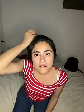 Offline DaylaOficial on StripChat