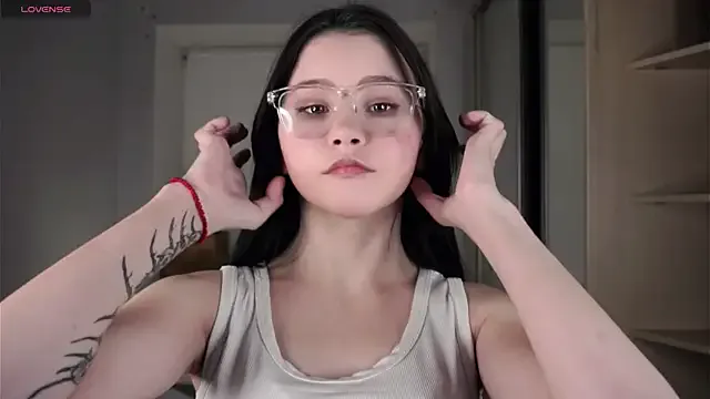 Offline DelphaDivenere on StripChat