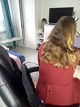 Freechat DienkaGreen on StripChat