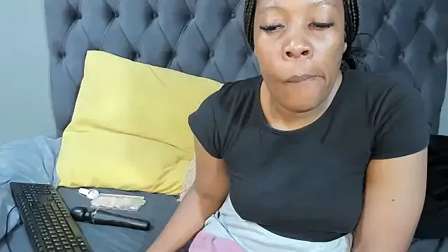 Offline DIRTYTALKINQUEEN on StripChat