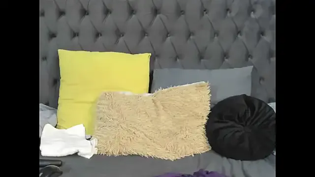 Offline DIRTYTALKINQUEEN on StripChat