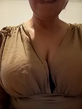 Offline Dolcissima33 on StripChat