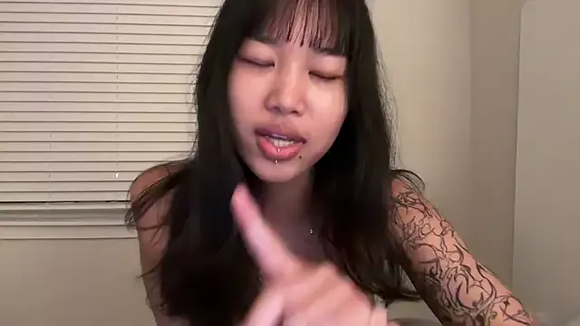 Offline donna_creamteam on StripChat