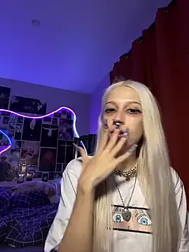 Offline Dooubletroublee on StripChat