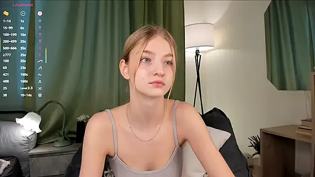 Offline DreamyGleam on StripChat