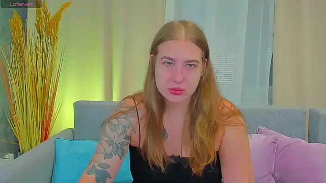 StripChat ElaraBloom is Freechat ElaraBloom — Shake your butt