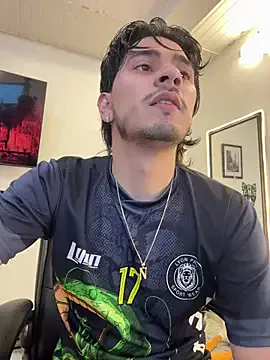 Offline Elian_savoy on StripChat