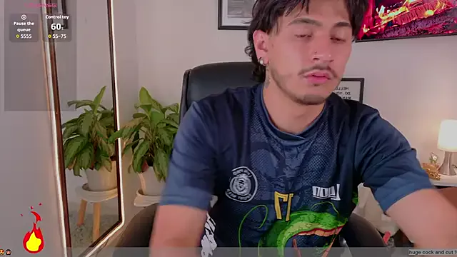 Offline Elian_savoy on StripChat