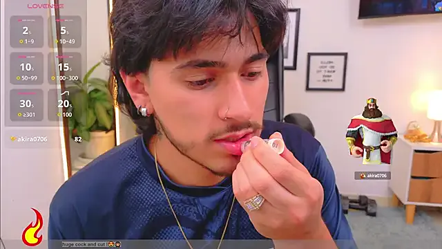 Offline Elian_savoy on StripChat