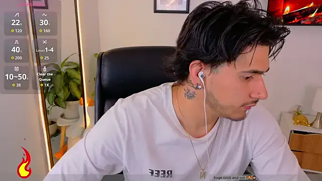 Offline Elian_savoy on StripChat