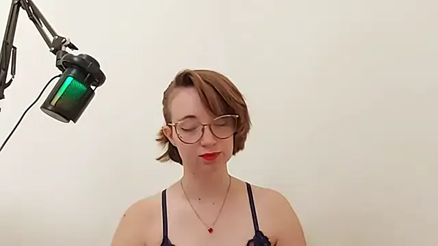 Offline Elise_Nyx on StripChat