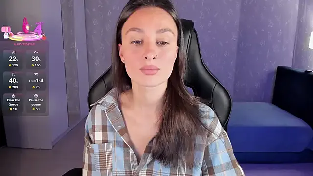 EllaFresh on StripChat 