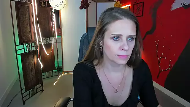 Freechat EmiliaBedy on StripChat