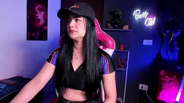 Freechat Emilyjhonson_01 on StripChat