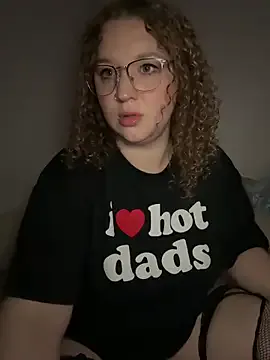 Offline EmmieRae on StripChat