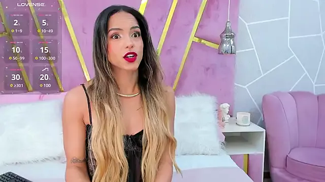 Offline EmmyCortez on StripChat