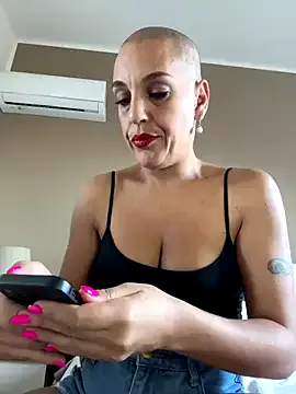 Offline emprexkala on StripChat