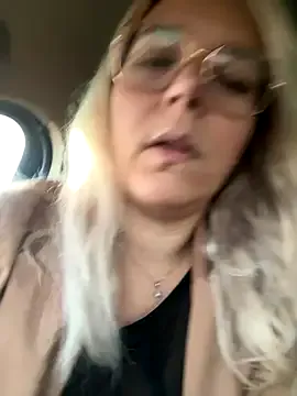 Freechat EmyLana on StripChat