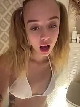 Offline enjoy_my_beauty on StripChat