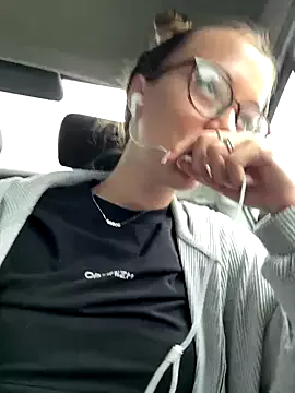 Offline enjoy_my_beauty on StripChat