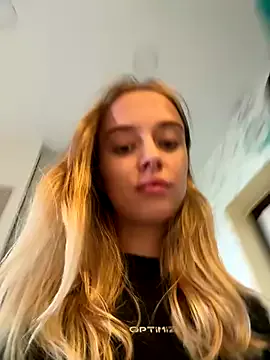 Offline enjoy_my_beauty on StripChat