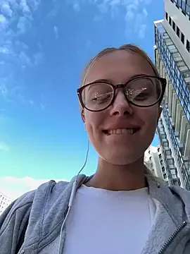 Offline enjoy_my_beauty on StripChat