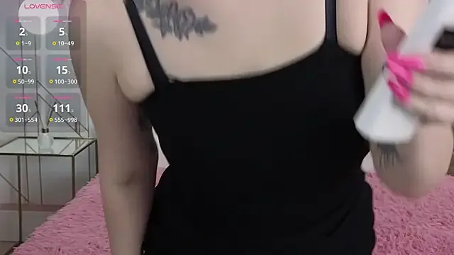 Offline Eva__Summer on StripChat