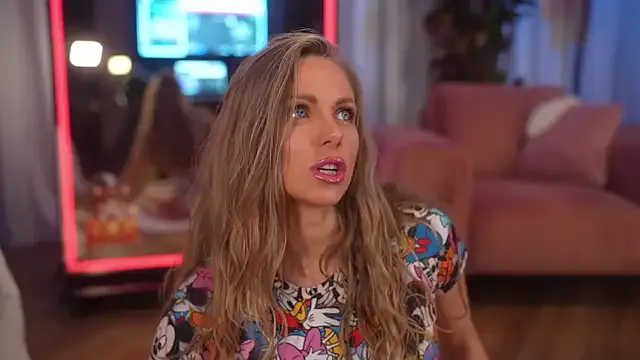 StripChat eva_fashionista is Freechat eva_fashionista — Boobs massage with lotion