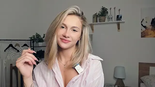 Offline FaaBinaa on StripChat