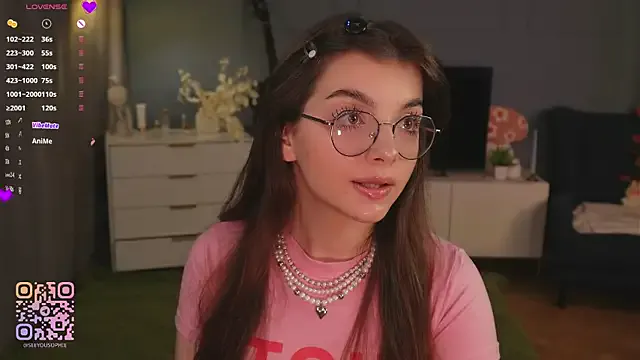 StripChat FlairEdgin is Freechat FlairEdgin — show tongue and blow kiss