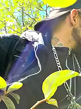 Offline Fuckboy4public on StripChat