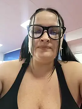 GeorgiaLerox — Play with boobies into the office 