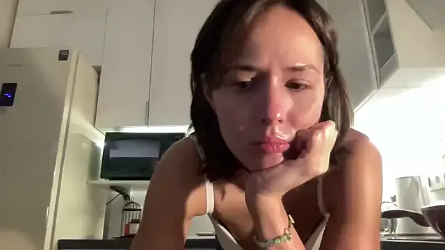 Offline Gidelii on StripChat