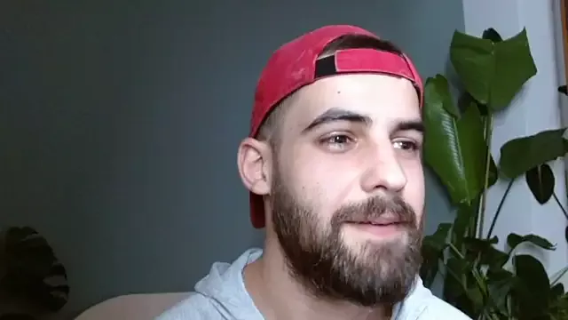 Offline HairyRobxxx on StripChat