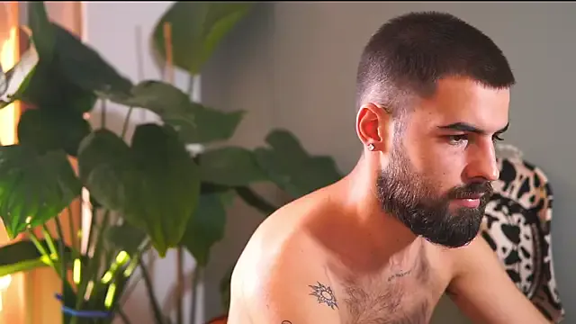 Offline HairyRobxxx on StripChat