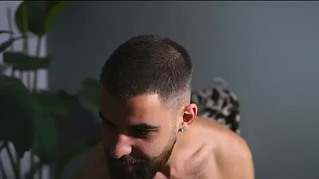Offline HairyRobxxx on StripChat