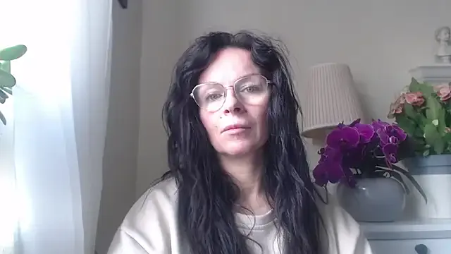 Freechat HelenLuxx on StripChat