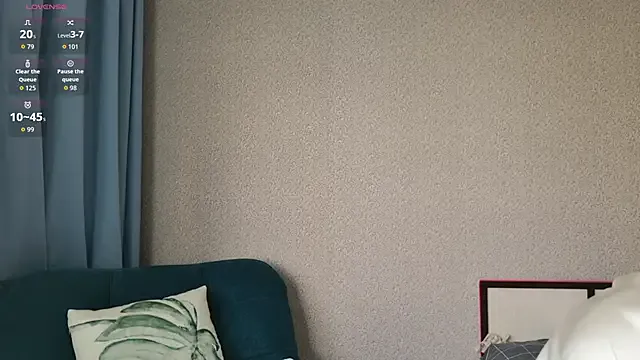 Offline Hey_Kris on StripChat