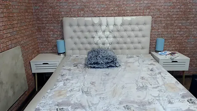 Holliy_Cooper on StripChat