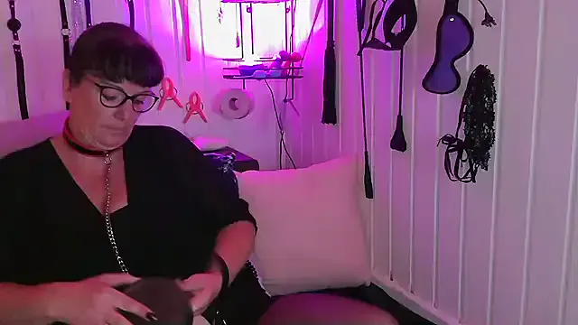 Offline honey47 on StripChat