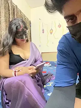 Offline Horny_Riya_bHabhi on StripChat